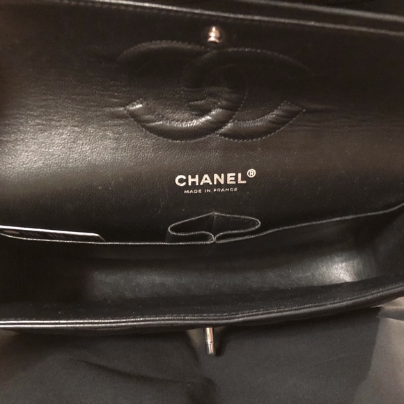 CHANEL Classic Medium Double Flap Navy Lambskin - Picture 7 of 8